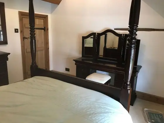 Kır Evi, 1 Büyük (Queen) Boy Yatak ve Çekyat