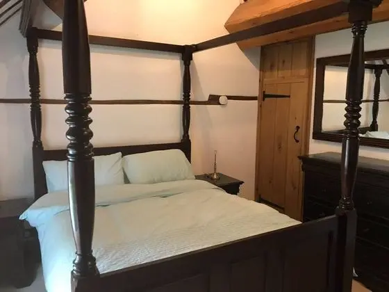 Kır Evi, 1 Büyük (Queen) Boy Yatak ve Çekyat