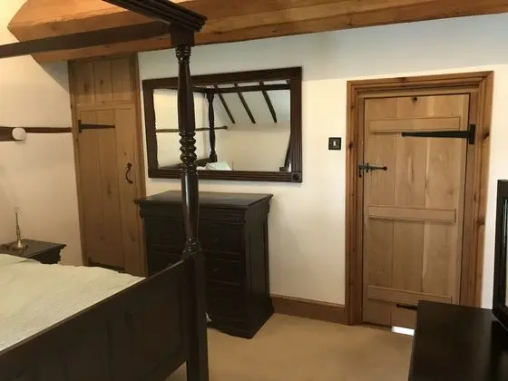 Kır Evi, 1 Büyük (Queen) Boy Yatak ve Çekyat