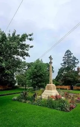 Kır Evi, 1 Büyük (Queen) Boy Yatak ve Çekyat