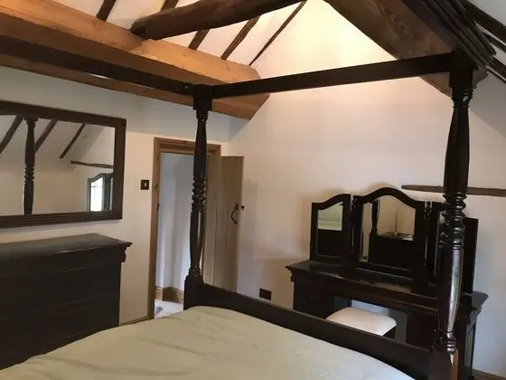 Kır Evi, 1 Büyük (Queen) Boy Yatak ve Çekyat