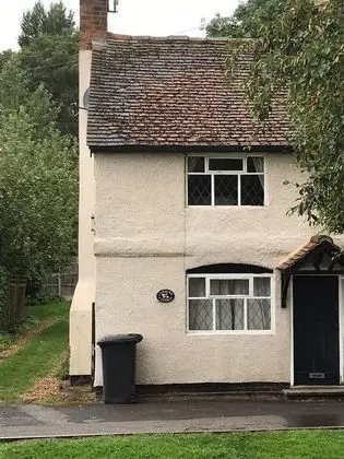 Kır Evi, 1 Büyük (Queen) Boy Yatak ve Çekyat