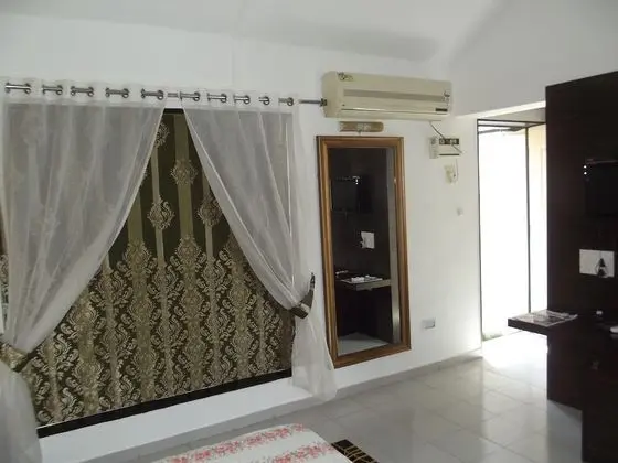 Deluxe Oda, Havuz Manzaralı