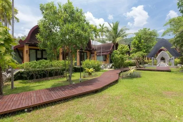 Villa (Tropical)