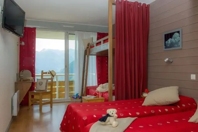 Üç Kişilik Oda