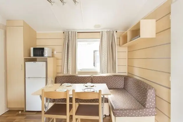 Comfort Karavan, 2 Yatak Odası, Teras (4 Guests)