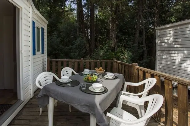 Comfort Karavan, 2 Yatak Odası, Teras (4 Guests)