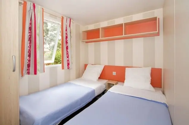 Comfort Karavan, 2 Yatak Odası, Teras (6 Guests)