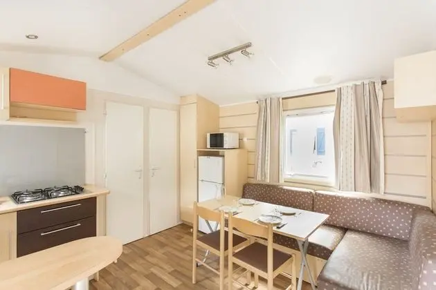 Comfort Karavan, 2 Yatak Odası, Teras (6 Guests)