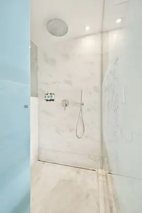 Tek Büyük Yataklı Oda, Kısmi Deniz Manzaralı