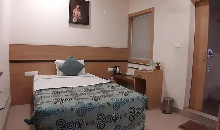 Basic Tek Büyük Yataklı Oda