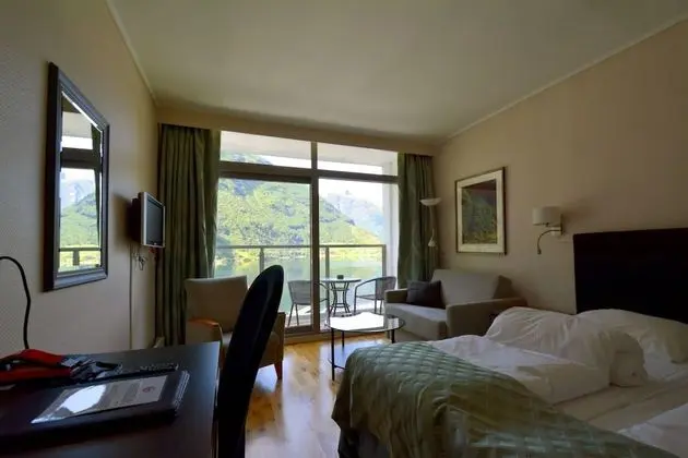 Superior Tek Büyük veya İki Ayrı Yataklı Oda (Fjord View)