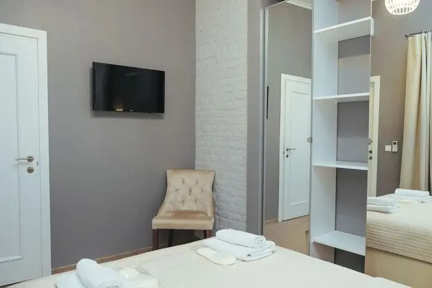 Tek Büyük Yataklı Oda, Penceresiz