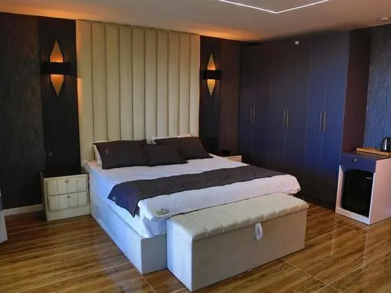 Suite, Deniz ve Doğa Manzaralı, Balkonlu