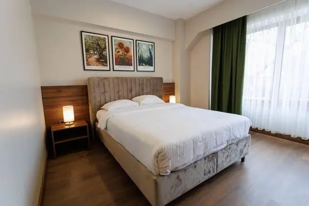 Standart Oda,kara Manzaralı,balkonsuz