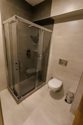 Standart Oda,kara Manzaralı,balkonsuz