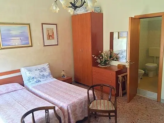 Üç Kişilik Oda
