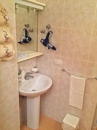 Üç Kişilik Oda