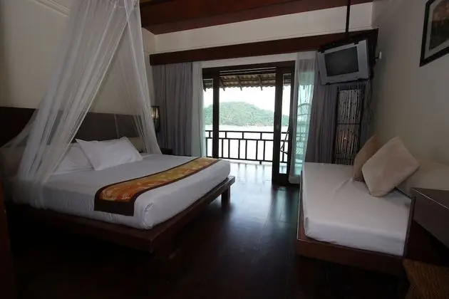 Villa (Water)