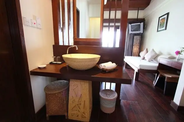 Villa (Water)