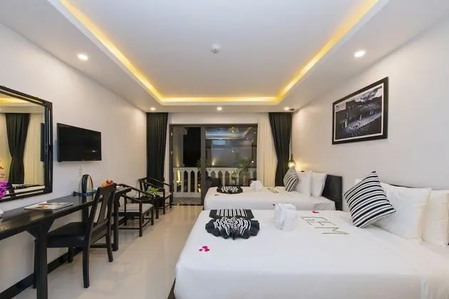 Deluxe Tek Büyük veya İki Ayrı Yataklı Oda, Balkon, Nehir Manzaralı