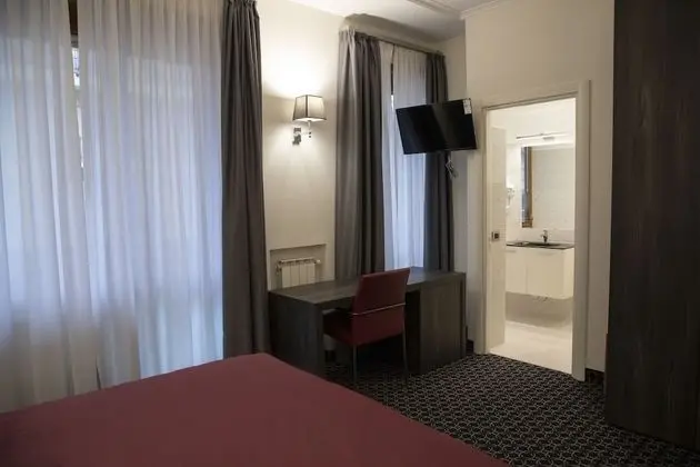 Standard Tek Büyük Yataklı Oda