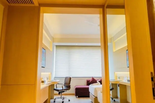 Standard Oda, Şehir Manzaralı, Kule