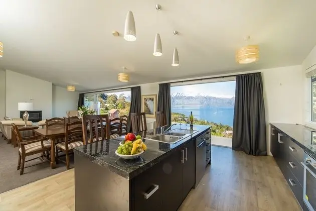 Family Ev, 6 Yatak Odası, Göl Manzaralı, Dağ Yamacı