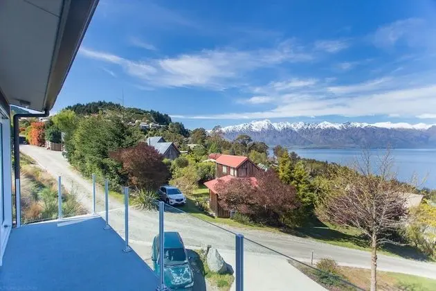 Family Ev, 6 Yatak Odası, Göl Manzaralı, Dağ Yamacı