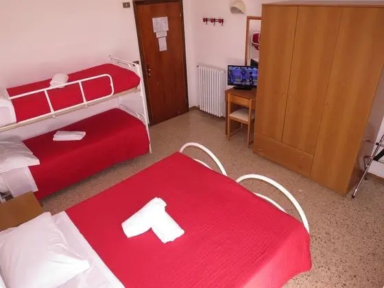 Economy Dört Kişilik Oda