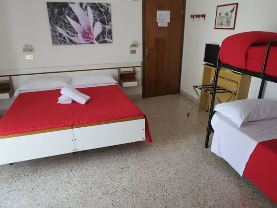 Standard Dört Kişilik Oda