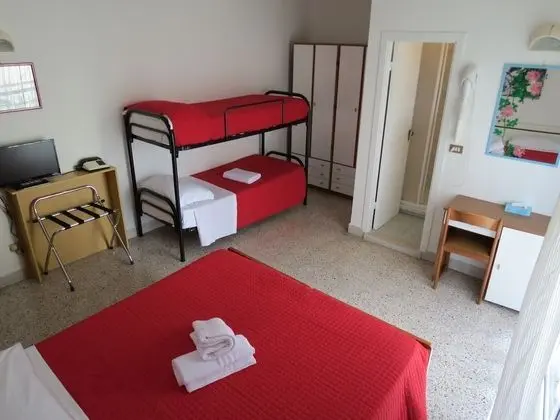 Standard Dört Kişilik Oda