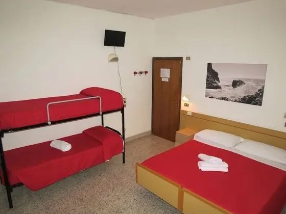 Standard Dört Kişilik Oda