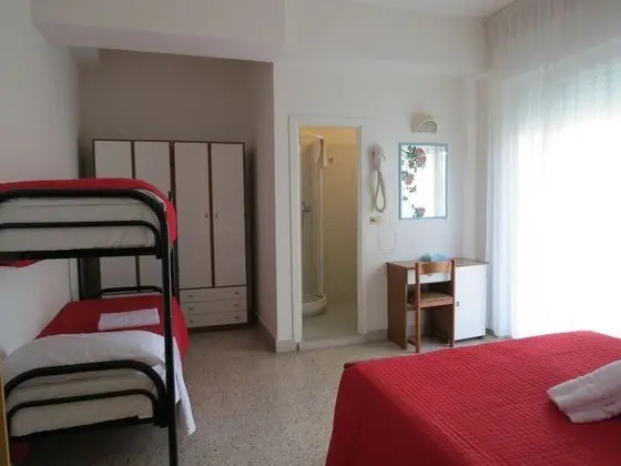 Standard Dört Kişilik Oda