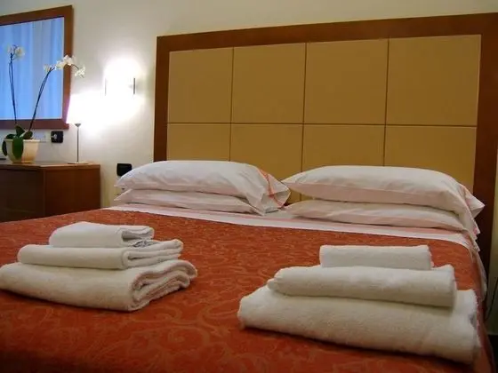 Economy Tek Büyük veya İki Ayrı Yataklı Oda