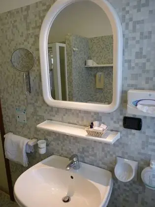 Economy Tek Büyük veya İki Ayrı Yataklı Oda