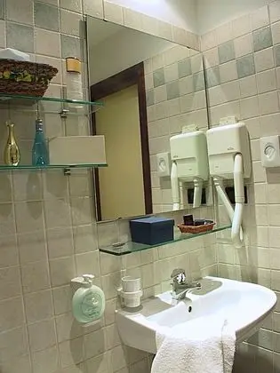 Economy Tek Büyük veya İki Ayrı Yataklı Oda