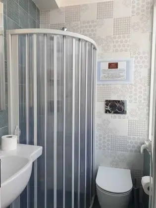 Basic Tek Kişilik Oda, Özel Banyo, Avlu Manzaralı