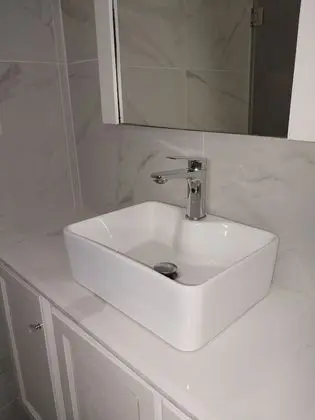 Luxury Süit, 1 En Büyük (King) Boy Yatak, Kısmi Deniz Manzaralı, Avlu