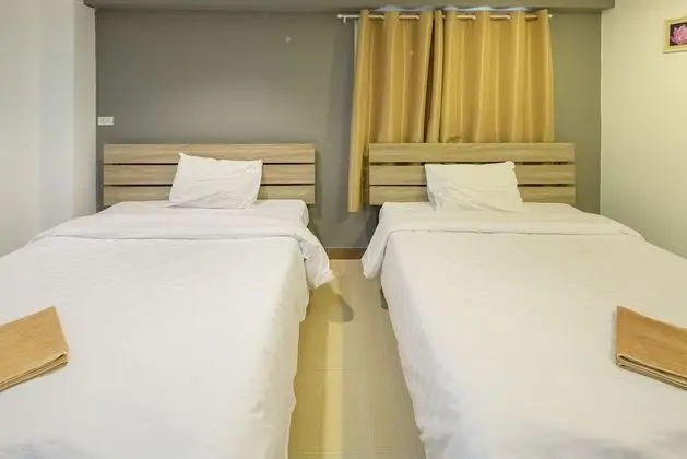 Deluxe Twin Queen Bed Room