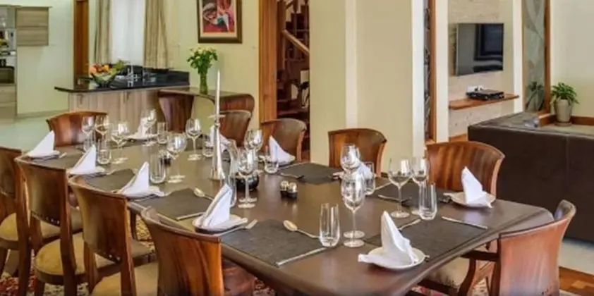 Odada yemek servisi