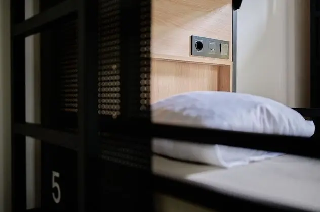 Private 6-bed Female Room