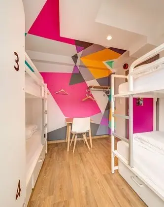 Bed in 4 bed Dorm - Shared Bathroom