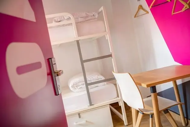 Bed in 4 bed Dorm - Shared Bathroom
