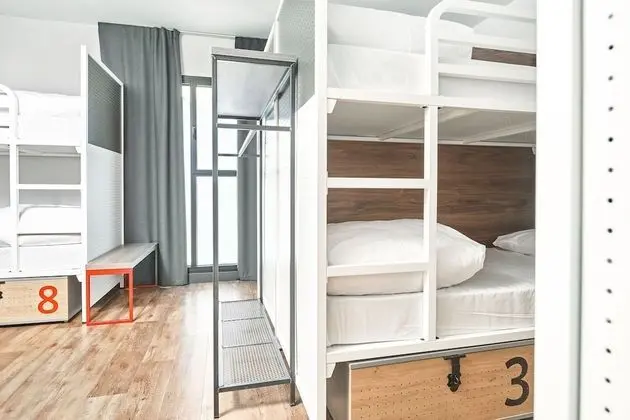 Ortak Ranzalı Oda, Sadece kadınlar için (1 bed in an 8 persons shared room)