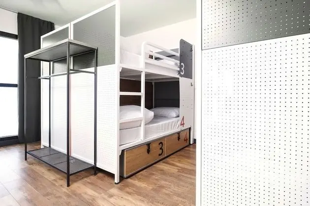 Ortak Ranzalı Oda, Sadece kadınlar için (1 bed in an 8 persons shared room)
