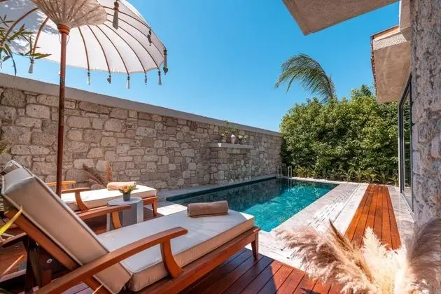 Villa, Havuz Manzaralı, Havuzlu