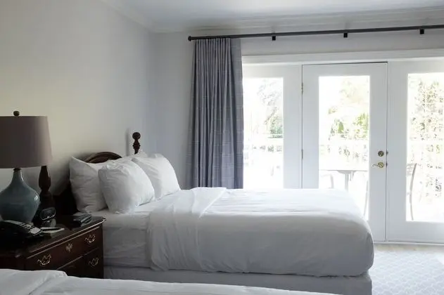 Deluxe Tek Büyük Yataklı Oda, 2 Çift Kişilik Yatak (Non Lake View)