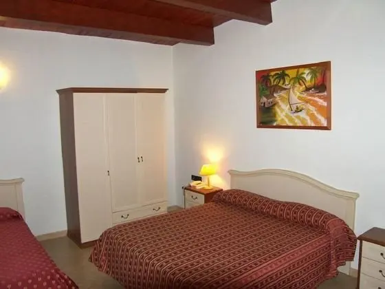 Üç Kişilik Oda