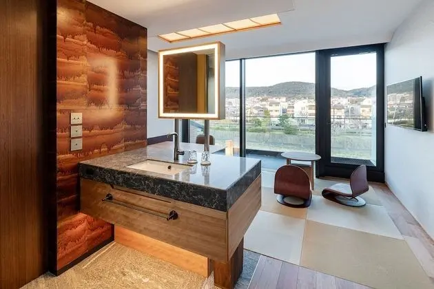 Süit (River Balcony Suite)